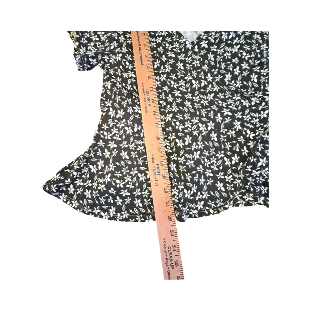 Zenobia Black & White Floral Wrap Blouse – 1XL - Picture 12 of 14